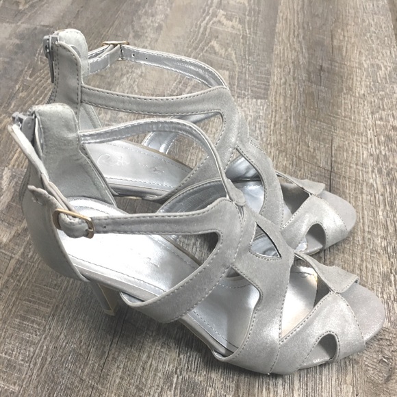 EUC Soft Silver Grey Sexy Strappy Open-Toed Heels - Picture 5 of 6